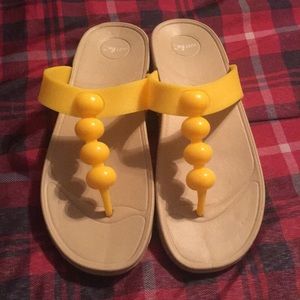 Just be... yellow wedge Sandler’s